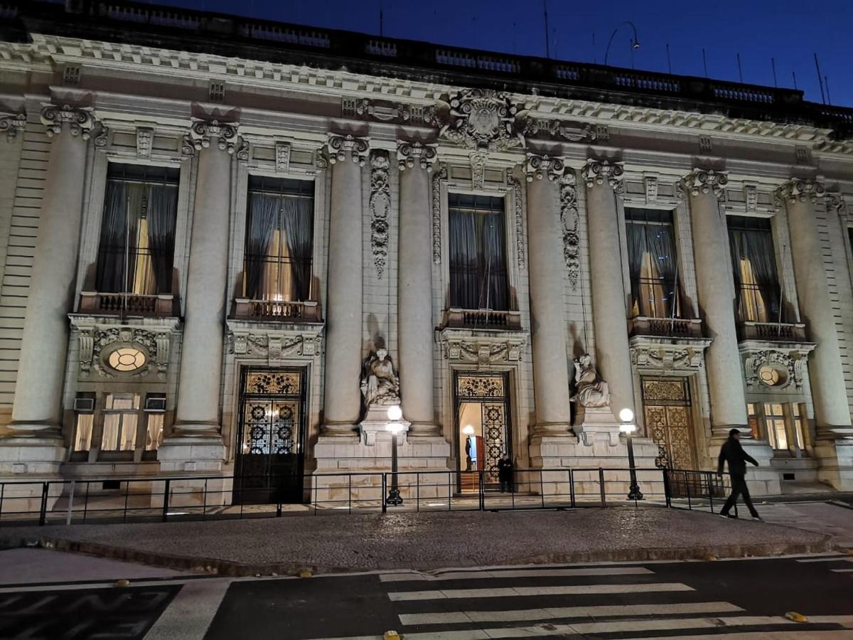 Ensolarado E Espacoso Quarto/Sala No Coracao De Poa Порту-Алегри Экстерьер фото
